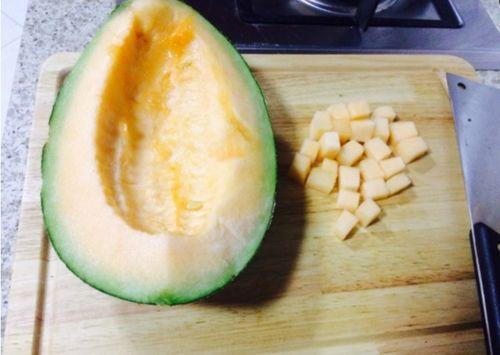 哈密瓜怎样吃视频,视频教你轻松解锁哈密瓜新吃法