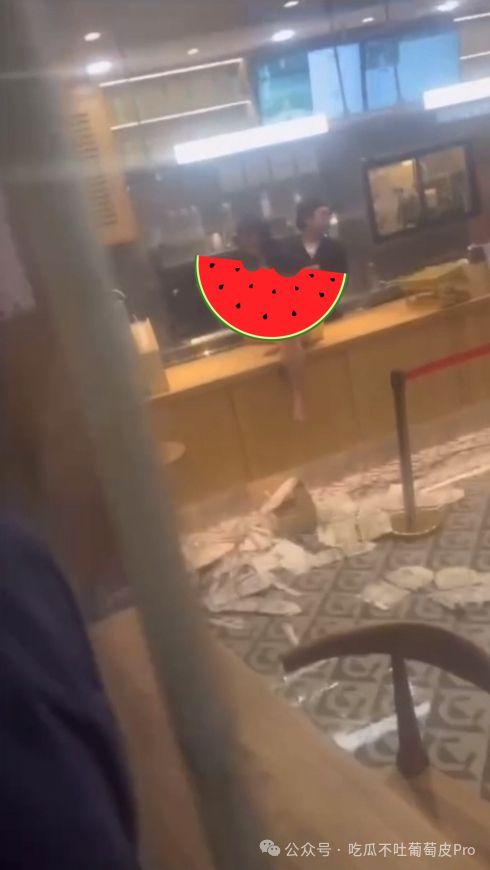 霸王茶姬女子吃瓜视频,揭秘霸王茶姬幕后风云